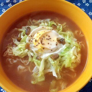 キャベツとキューちゃんのたまごとじラーメン